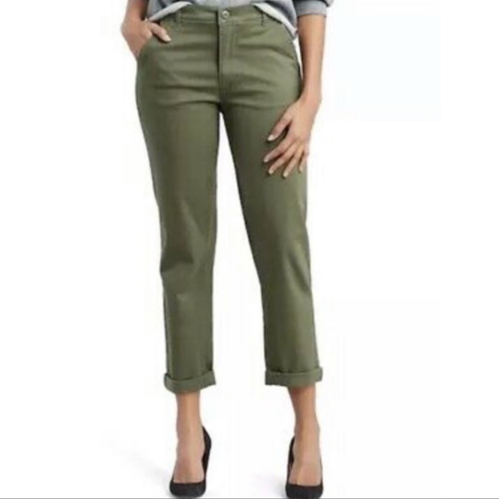 Levi’s olive green boyfriend jean size 30